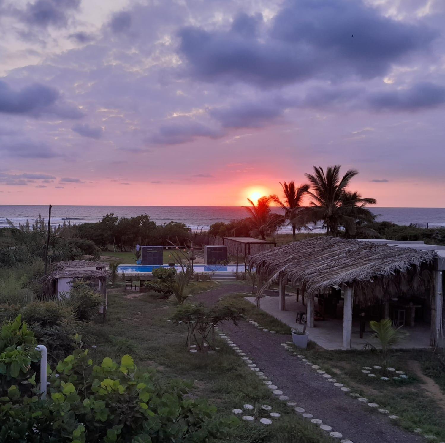 Tres Velas Surf Celestino Gazca Villasenor Exteriör bild